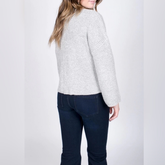 Do & Be Bell Sleeve Choker Sweater Size Medium - Picture 2 of 7